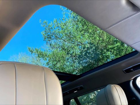 Used 2023 Land Rover Range Rover Autobiography image 14