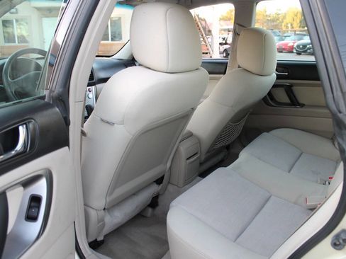 Used 2007 Subaru Outback 2.5i L.L. Bean image 24