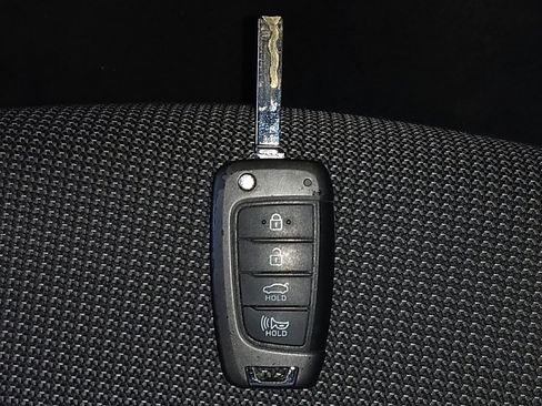 Used 2020 Hyundai Accent SE FWD image 32