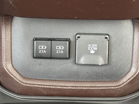 Used 2020 Toyota Highlander Platinum FWD image 33