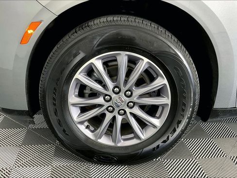 Used 2024 Buick Enclave Premium image 11