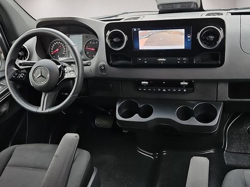 Used 2025 Mercedes-Benz Sprinter 2500 image 17