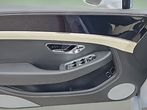 Certified 2021 Bentley Continental GT image 24