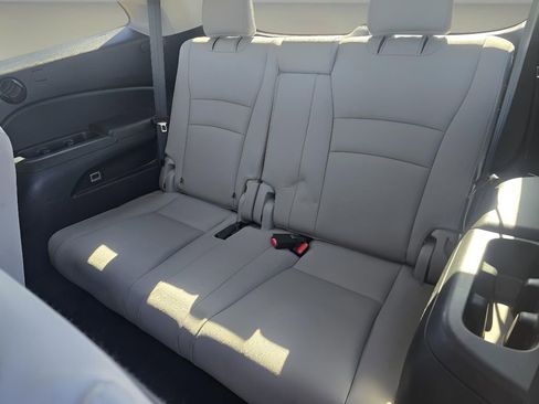 Used 2017 Honda Pilot EX-L image 16