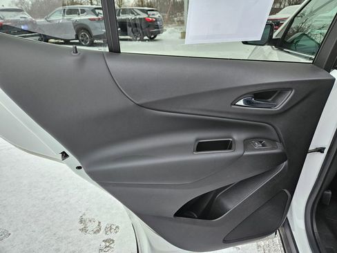 Used 2021 Chevrolet Equinox LT image 25