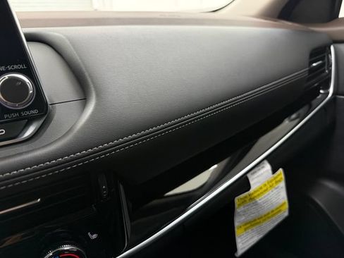 Used 2022 Nissan Rogue SL FWD image 24