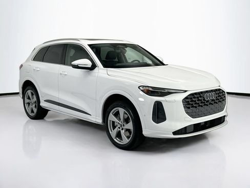Used 2026 Audi Q5 Premium Plus w/ Premium Plus AWD/4WD image 3