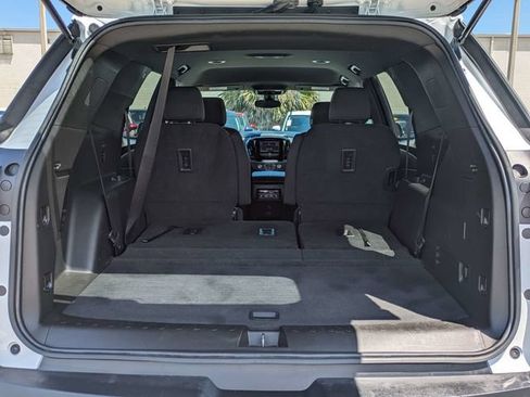 Used 2023 Chevrolet Traverse LT FWD image 14