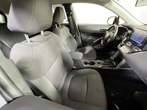 Used 2022 Toyota Corolla Cross LE AWD/4WD image 25