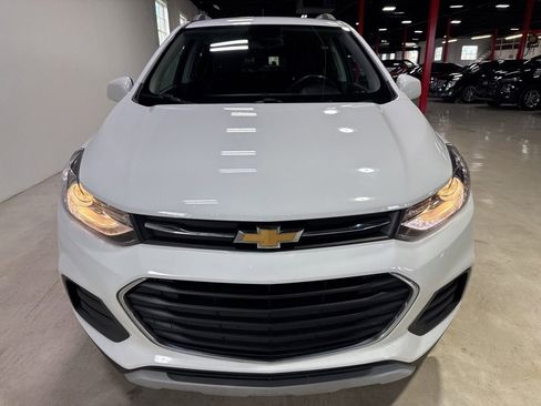 Used 2017 Chevrolet Trax LT w/ LT Convenience Package FWD image 9