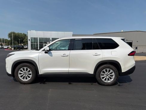 Used 2024 Toyota Grand Highlander AWD image 4