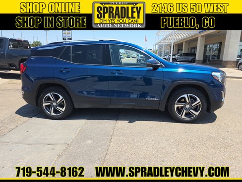 Used 2019 GMC Terrain SLT w/ Infotainment Package II AWD/4WD image 3
