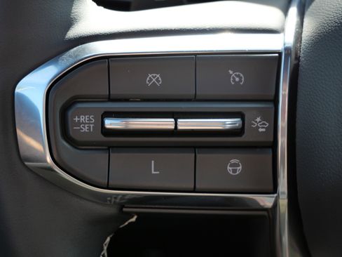 Used 2024 GMC Acadia Denali w/ Super Cruise Package image 25