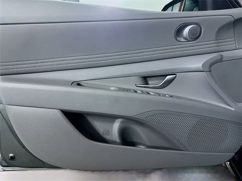 Certified 2025 Hyundai Elantra Sport image 12
