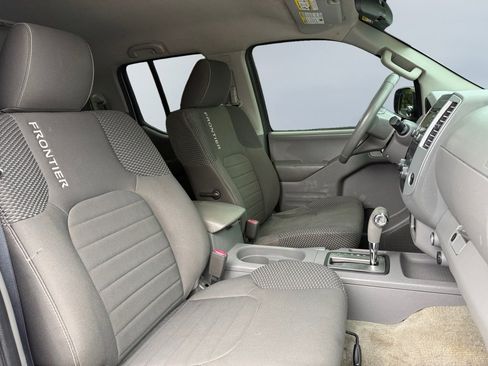 Used 2015 Nissan Frontier Desert Runner image 21
