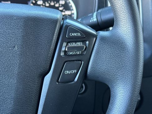 Used 2023 Nissan Frontier SV image 28