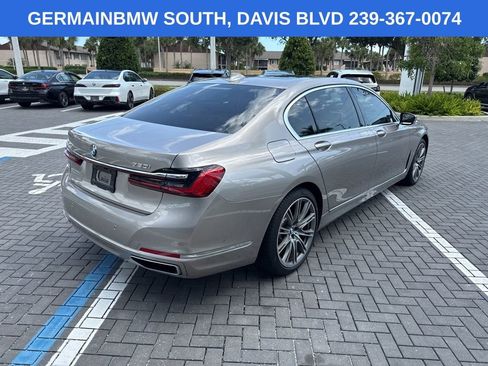 Used 2020 BMW 750i xDrive w/ Executive Package AWD/4WD image 9