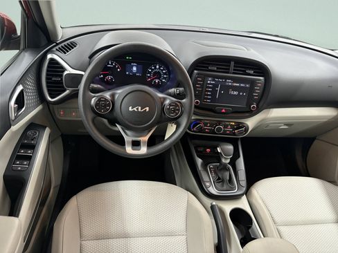 Used 2022 Kia Soul LX FWD image 11