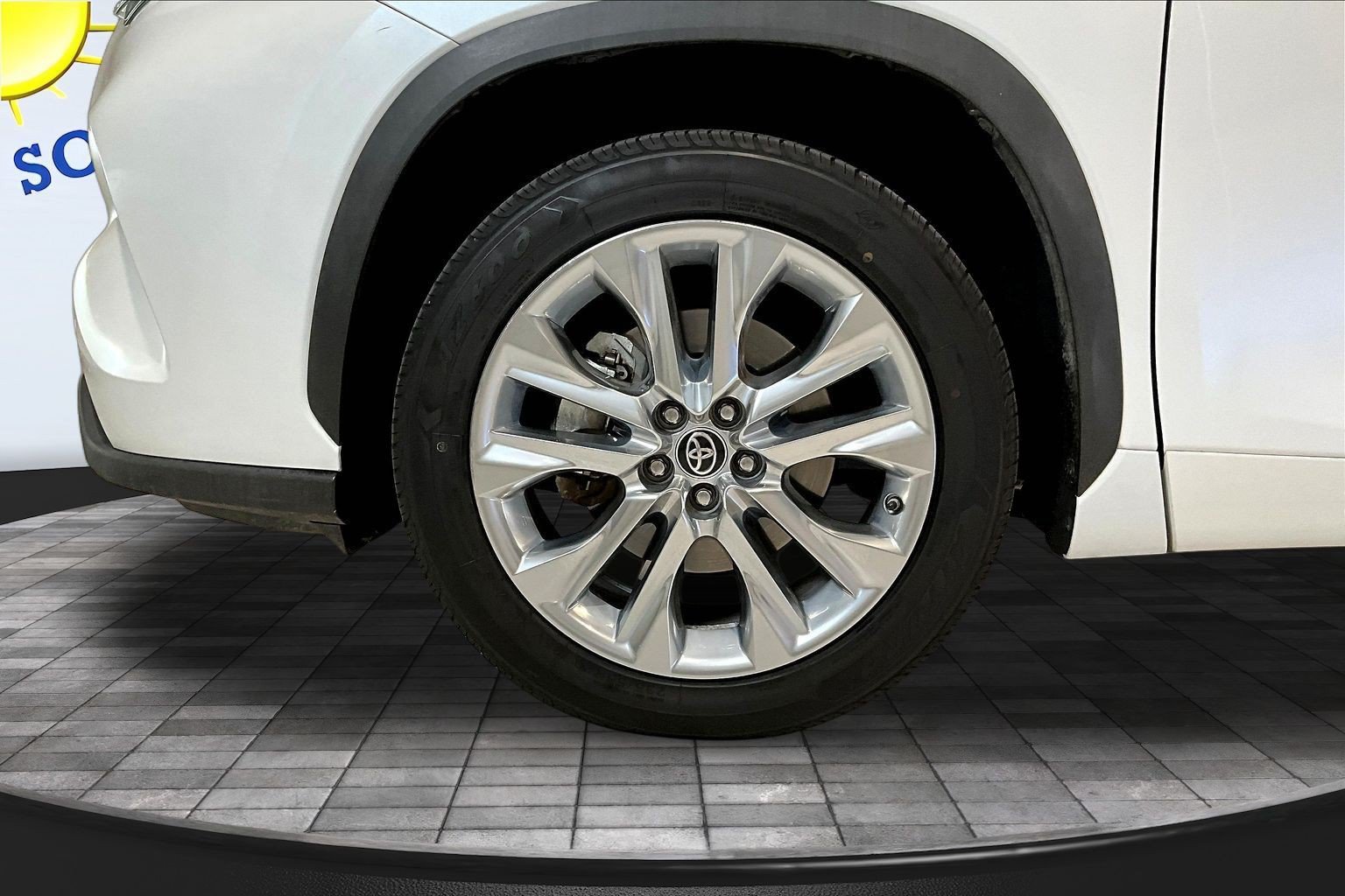Used 2022 Toyota Highlander Limited FWD image 36