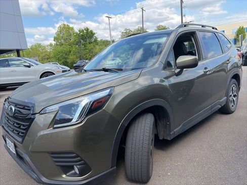 Used 2023 Subaru Forester Premium AWD/4WD image 5