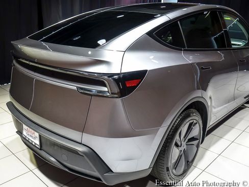 Used 2026 Tesla Model Y 2WD image 13