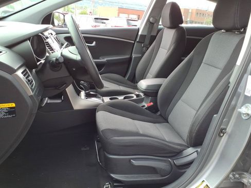 Used 2017 Hyundai Elantra GT FWD image 9