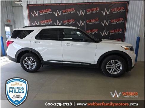 Used 2024 Ford Explorer XLT w/ Equipment Group 202A image 4