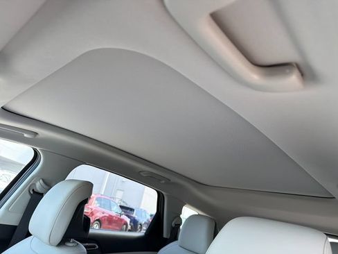 New 2026 Kia Sportage EX w/ EX Panorama Roof Package FWD image 16