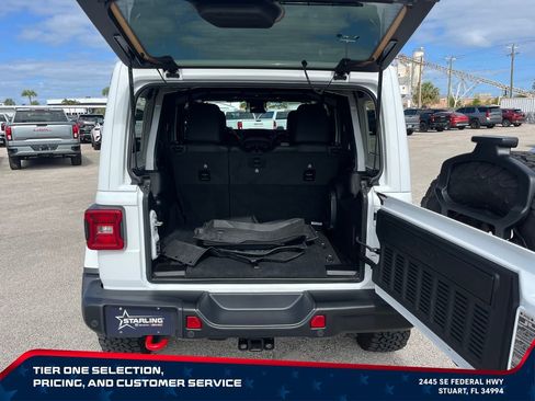 Used 2024 Jeep Wrangler Unlimited Rubicon AWD/4WD image 10