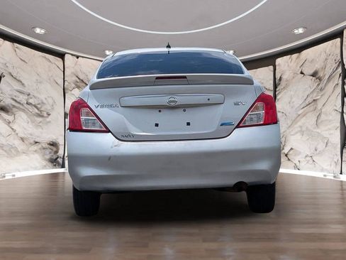 Used 2013 Nissan Versa SV FWD image 10