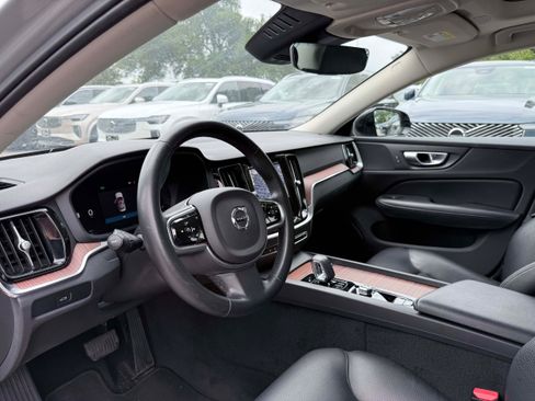 Certified 2025 Volvo S60 B5 Plus FWD image 9