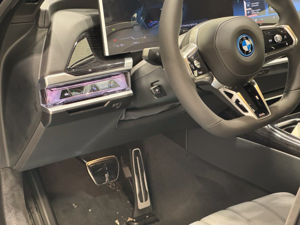 Used 2026 BMW i7 xDrive60 w/ Executive Package AWD/4WD image 12
