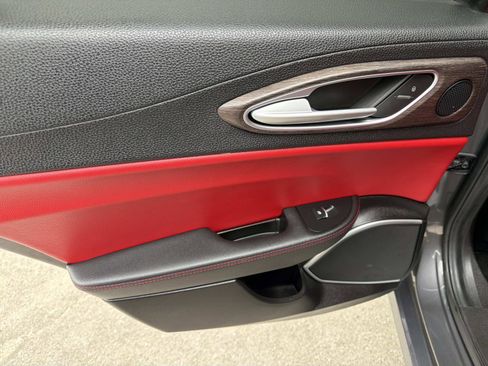 Used 2020 Alfa Romeo Giulia Ti AWD/4WD image 9