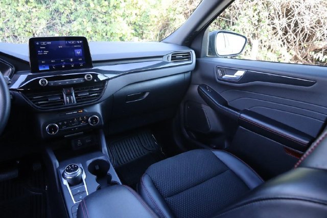 Used 2025 Ford Escape ST-Line AWD/4WD image 26