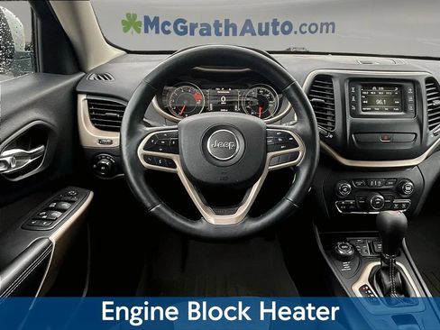Used 2018 Jeep Cherokee Latitude w/ Cold Weather Group AWD/4WD image 11