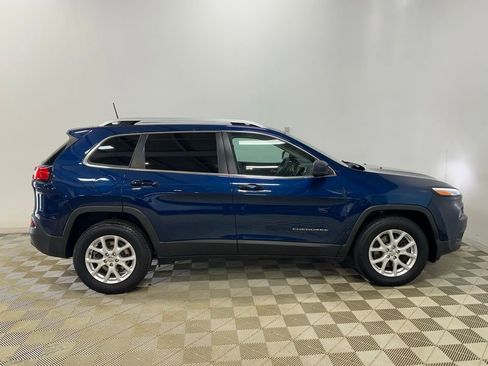 Used 2018 Jeep Cherokee Latitude image 4