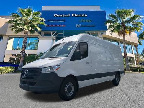 Used 2024 Mercedes-Benz Sprinter 2500 image 9
