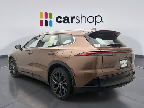 Used 2025 Toyota Crown Signia w/ Advanced Technology Package image 3