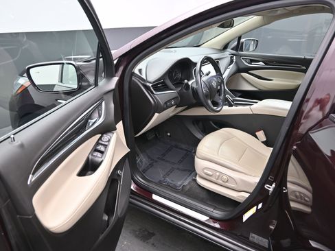 Used 2019 Buick Enclave Essence image 10