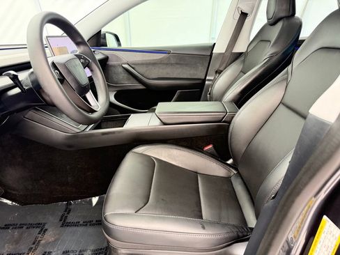 Used 2026 Tesla Model Y AWD image 13