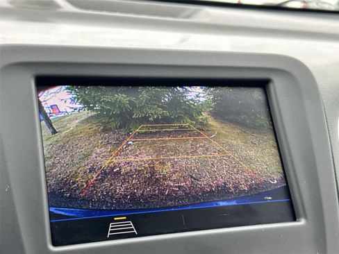 Used 2021 Chevrolet Equinox LT image 22