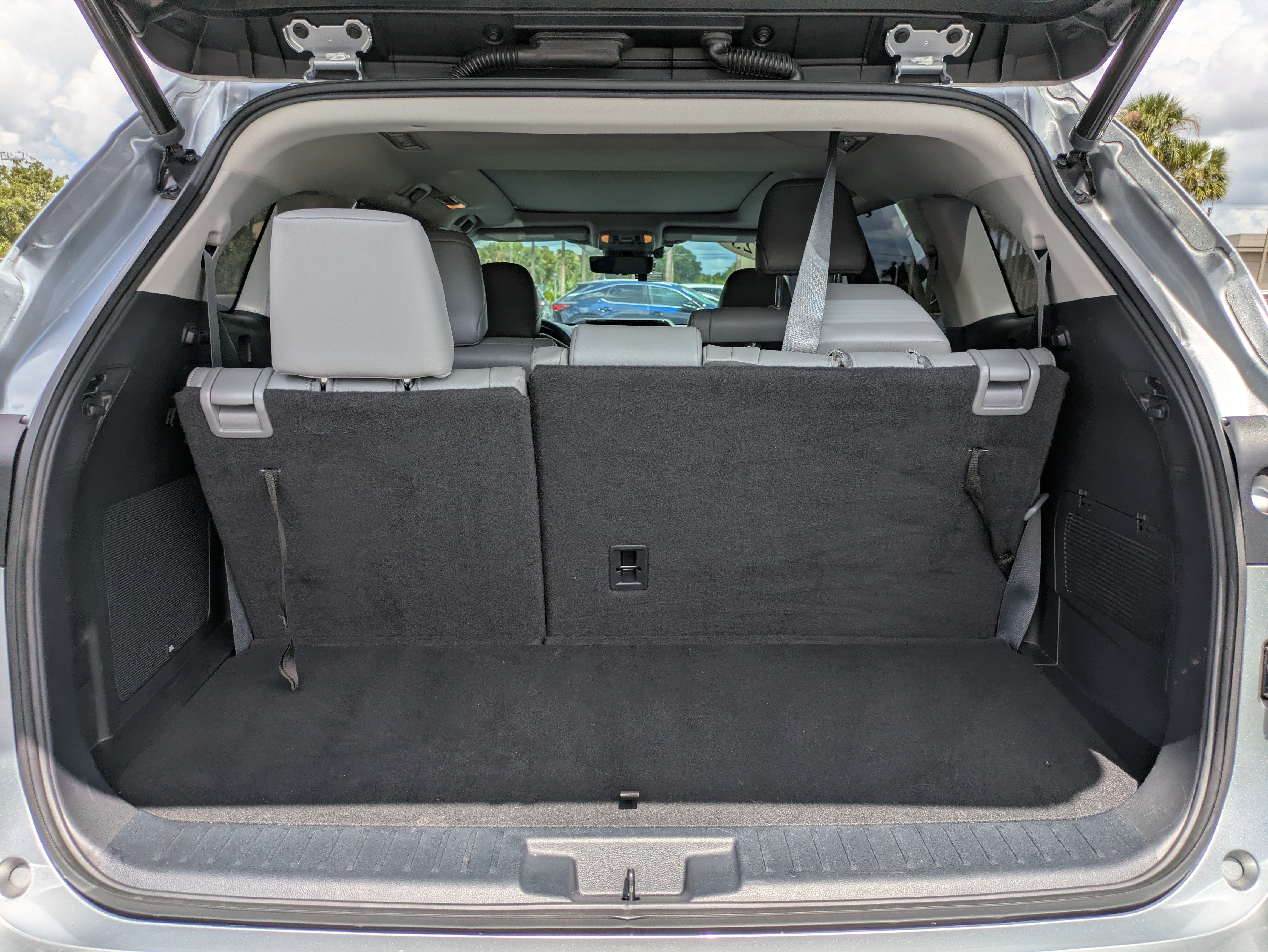 Used 2023 Toyota Highlander Platinum FWD image 9