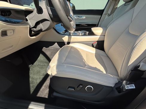 Certified 2026 Genesis GV70 2.5T image 18