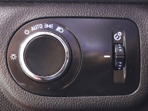 Used 2018 Chevrolet Cruze LS image 11