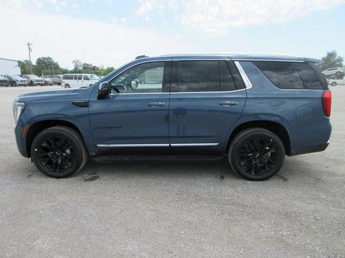 New 2026 GMC Yukon Elevation w/ Elevation Premium Package AWD/4WD image 7