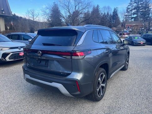 New 2026 Volkswagen Tiguan SE image 6