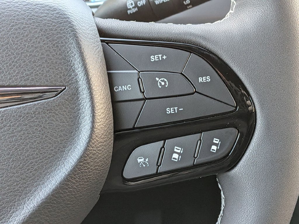 New 2026 Chrysler Pacifica Select w/ S Appearance Package AWD/4WD image 13