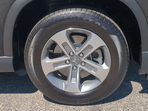 Used 2025 Honda Pilot EX-L image 10
