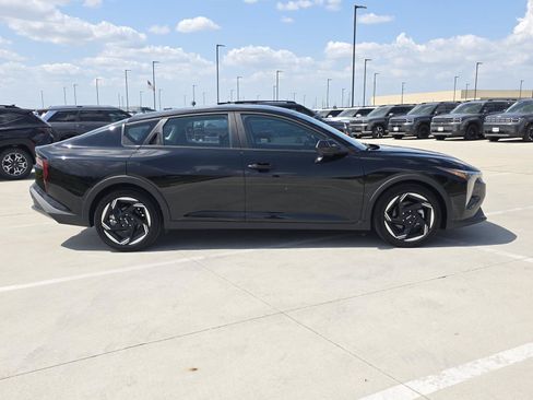 Used 2025 Kia K4 EX FWD image 5