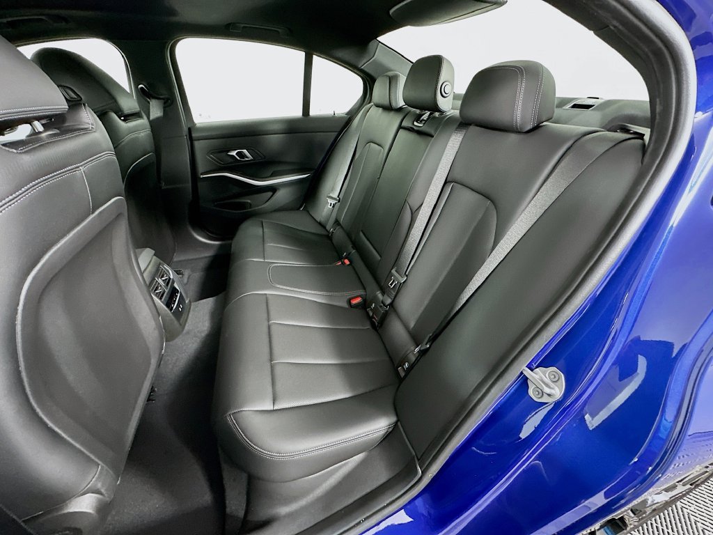 Used 2026 BMW 330i Sedan w/ M Sport Package RWD image 17
